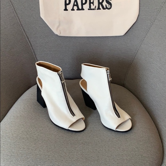 Shoes - Picture 1 of 4